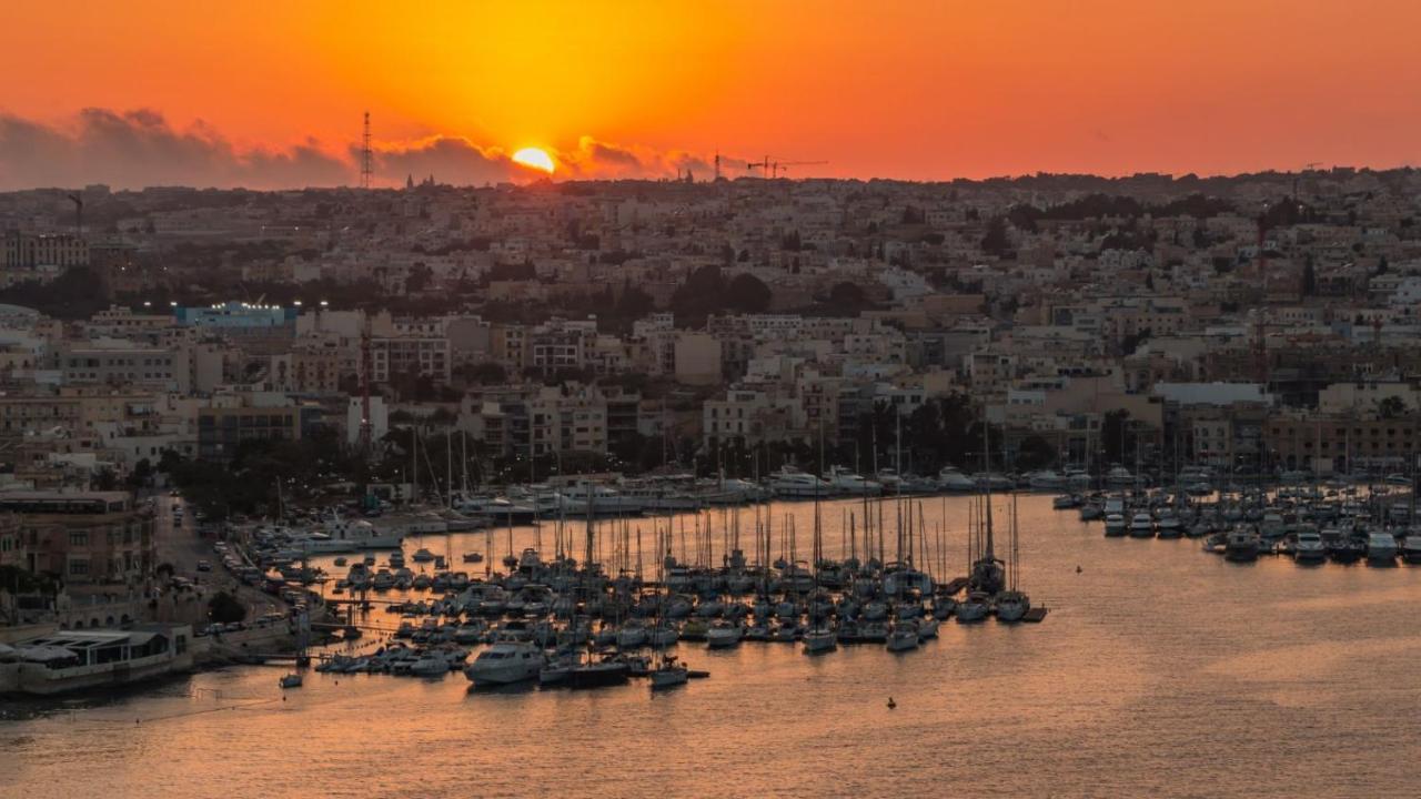 Boutique Style - 2 Bedroom Apartment- Ta'Xbiex, Sliema Area Ta Xbiex Exterior photo